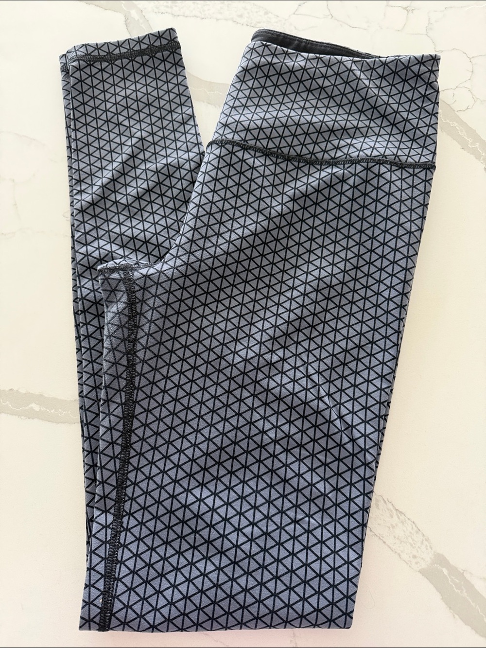 Victoria's Secret VSX Black & Gray Triangle-Print Leggings